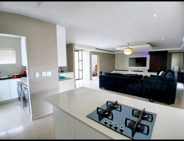 3 BEDROOM FREESTANDING FOR SALE IN BLUE VALLEY GOLF ESTATE